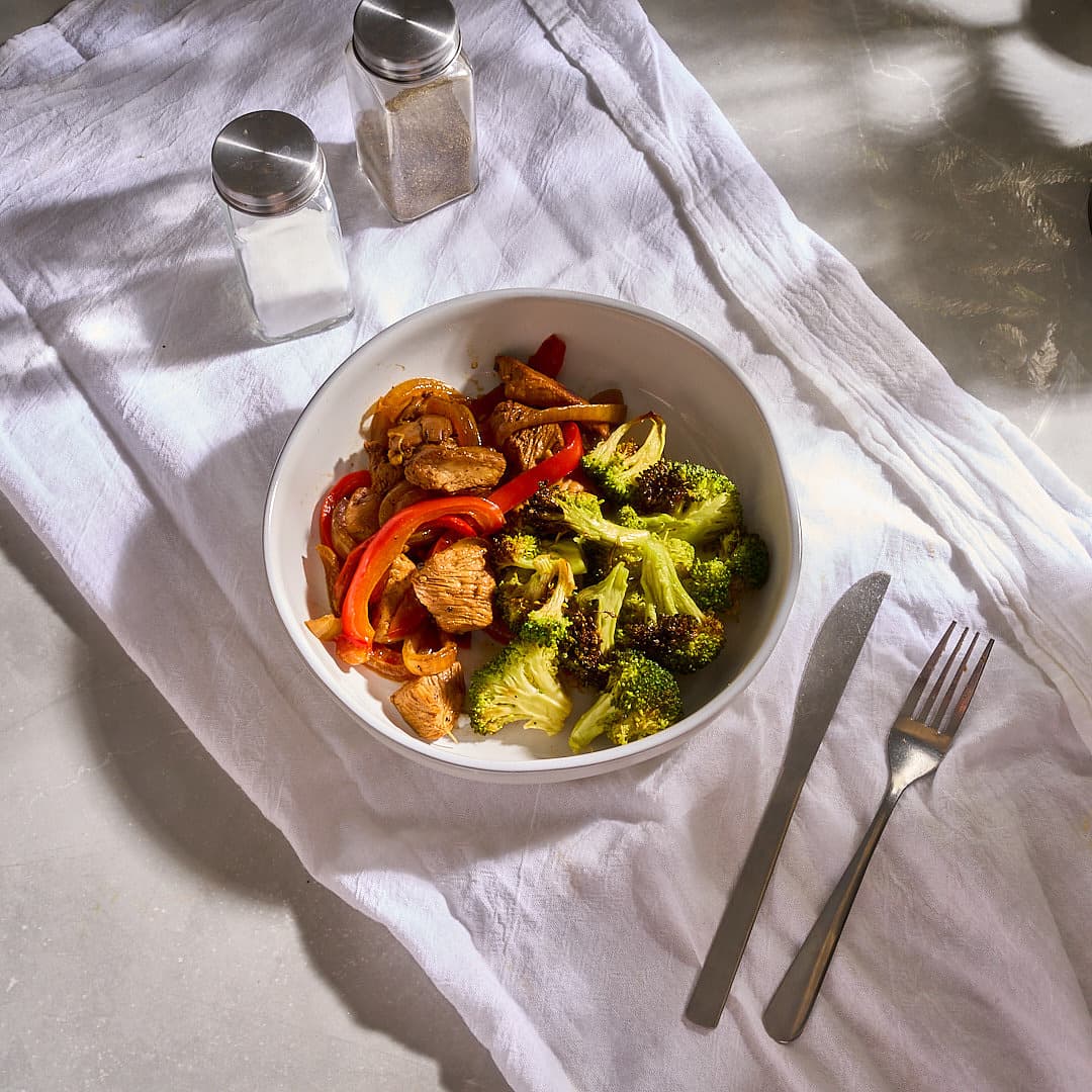 Low Carb Chicken Pepper Onion Bowl