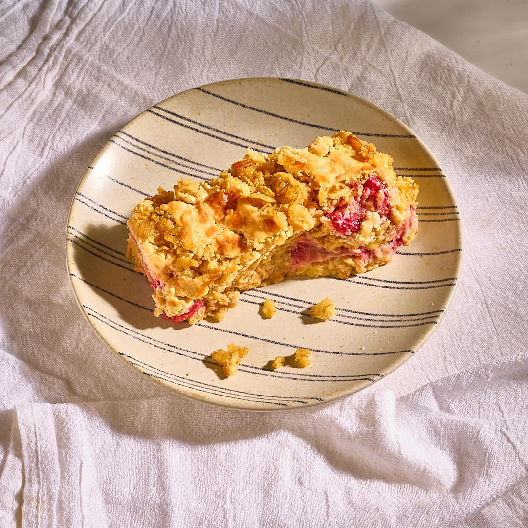 Strawberry Cheesecake Baked Oats