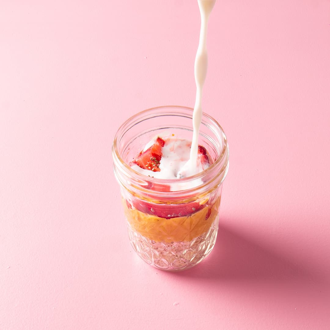 Peanut butter Strawberry Overnight Oats